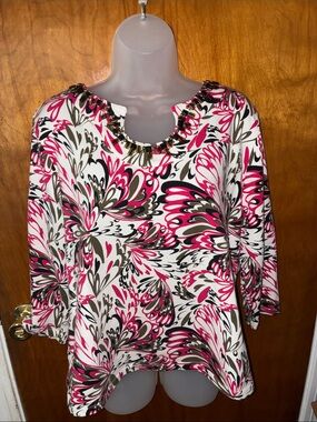 Embellished Neck Pink Floral Print Tunic Top